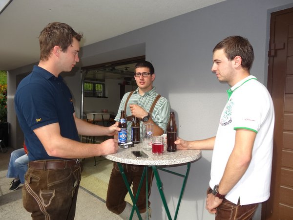 Maibaumumschneiden GH Lackenbauer